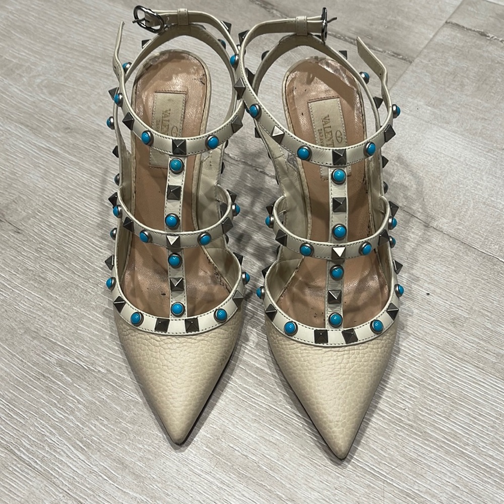 Valentino rock-studs White color, size 38